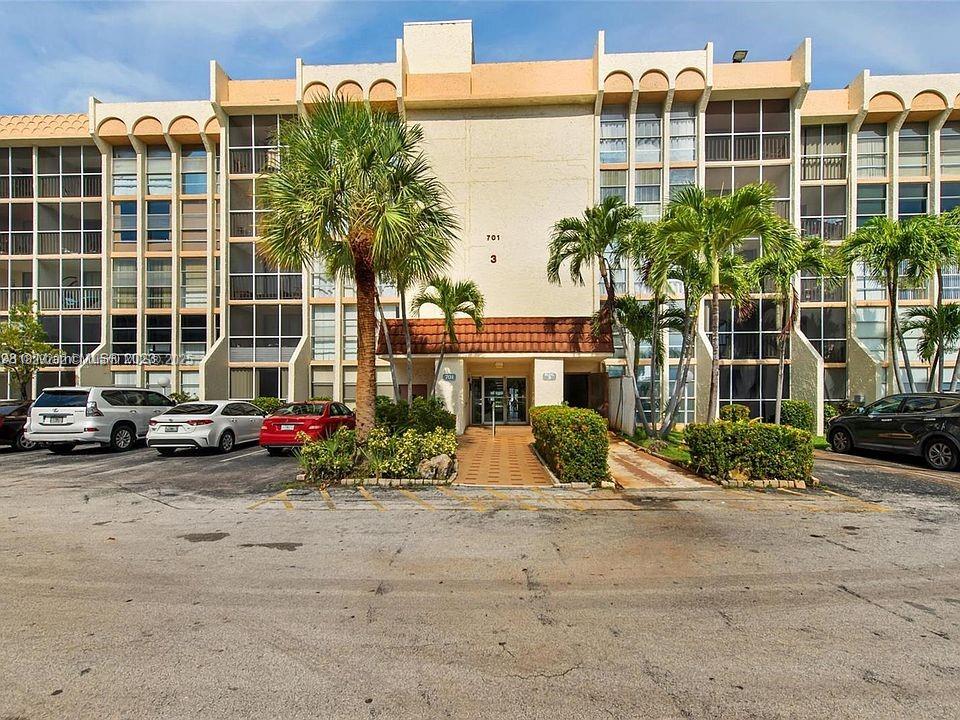 Renovated 1 bedroom, 1 bath apt for rent. Furnished, new fridge, recently painted, easy approvals, Call listing agent for showings. Tenant moved out July 15, 25.