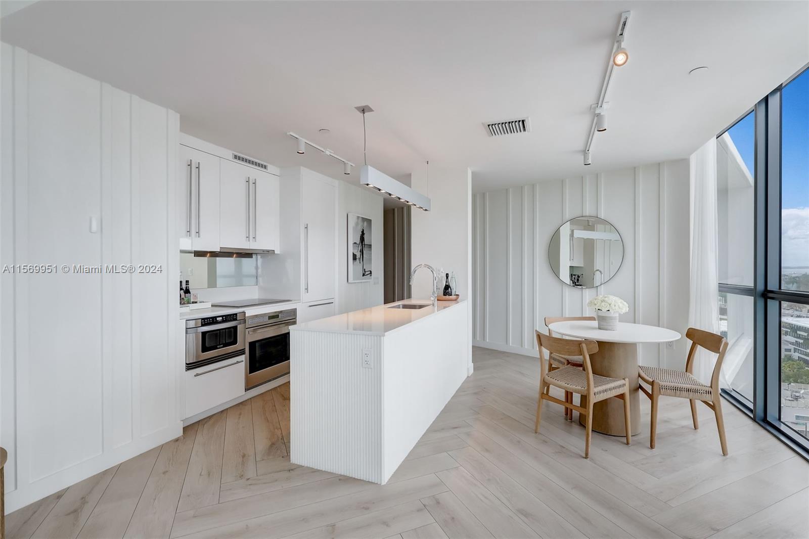 2201 COLLINS AVE CONDO - Residential