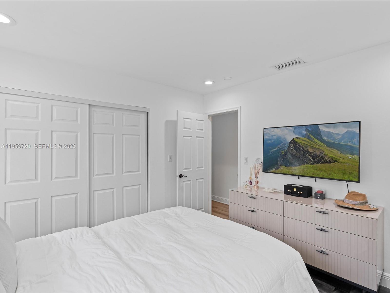 HOLLYWOOD HILLS 1965 - Residential