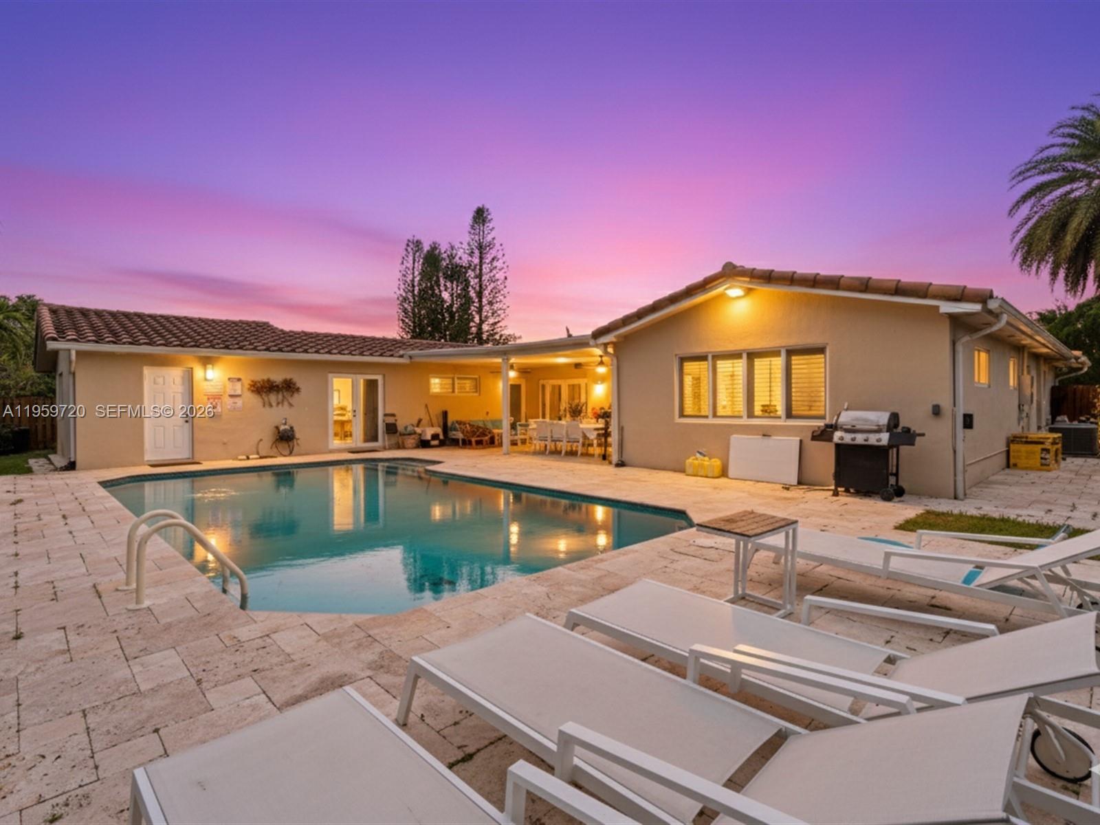 HOLLYWOOD HILLS 1965 - Residential