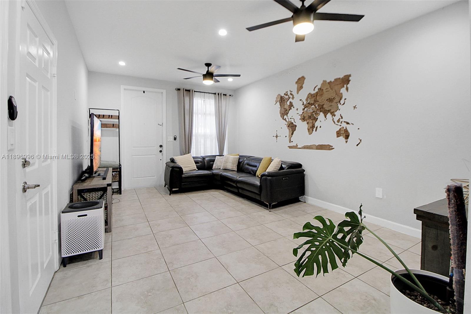 VENETIAN PARC WEST - Residential Lease