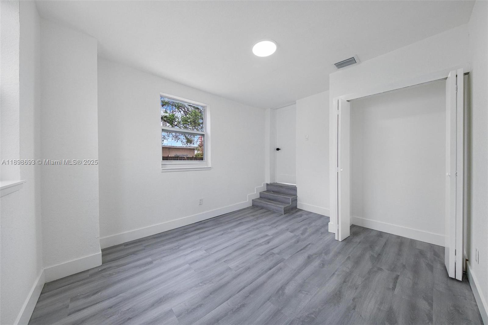 STEPHEN MANOR - Residential