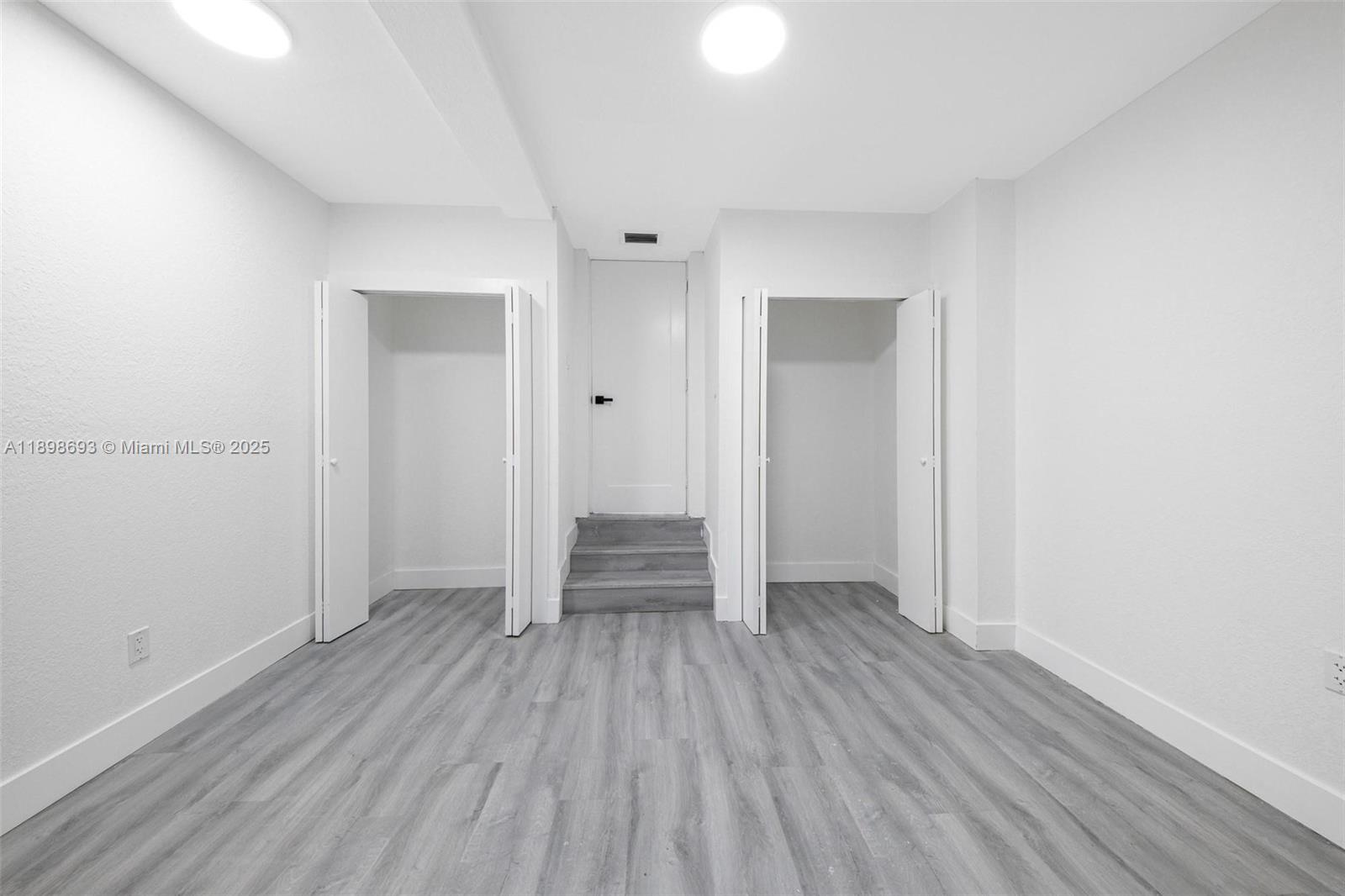 STEPHEN MANOR - Residential