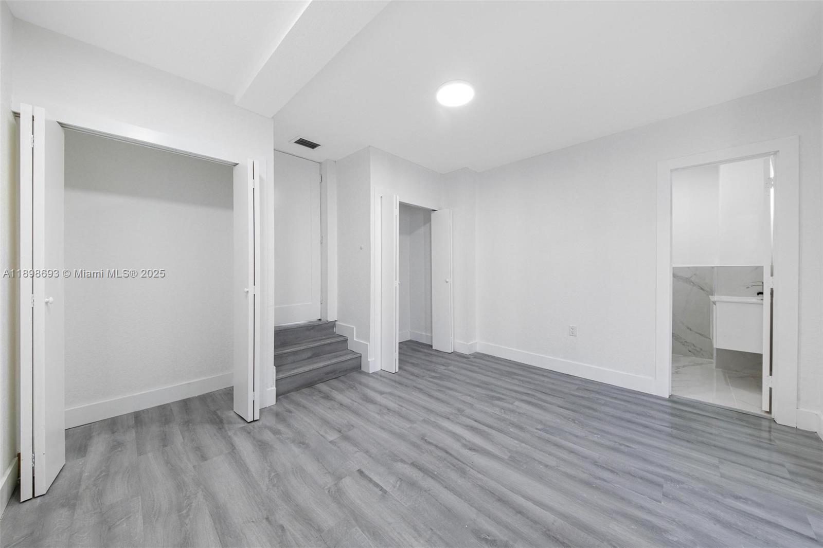 STEPHEN MANOR - Residential