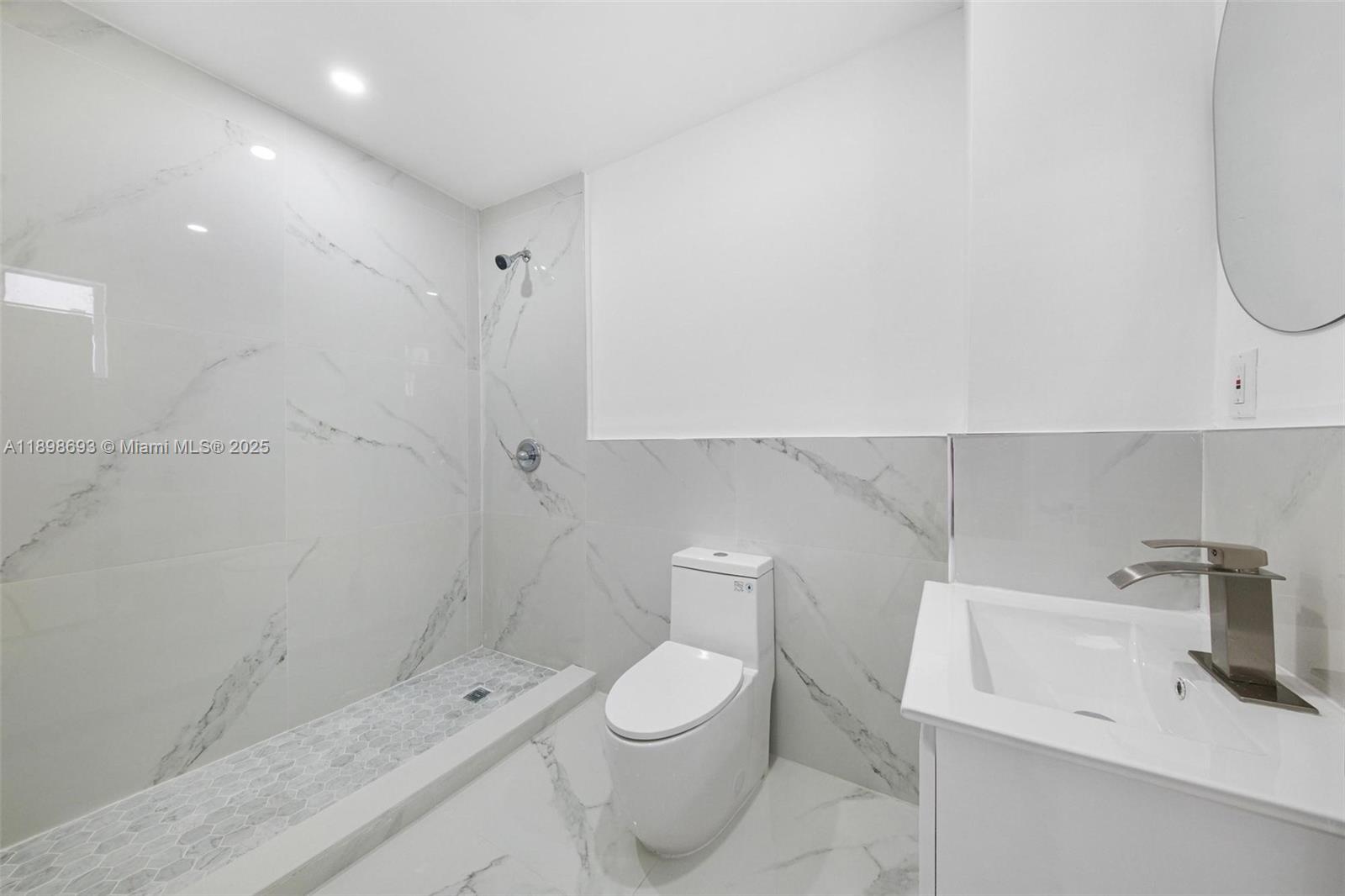 STEPHEN MANOR - Residential