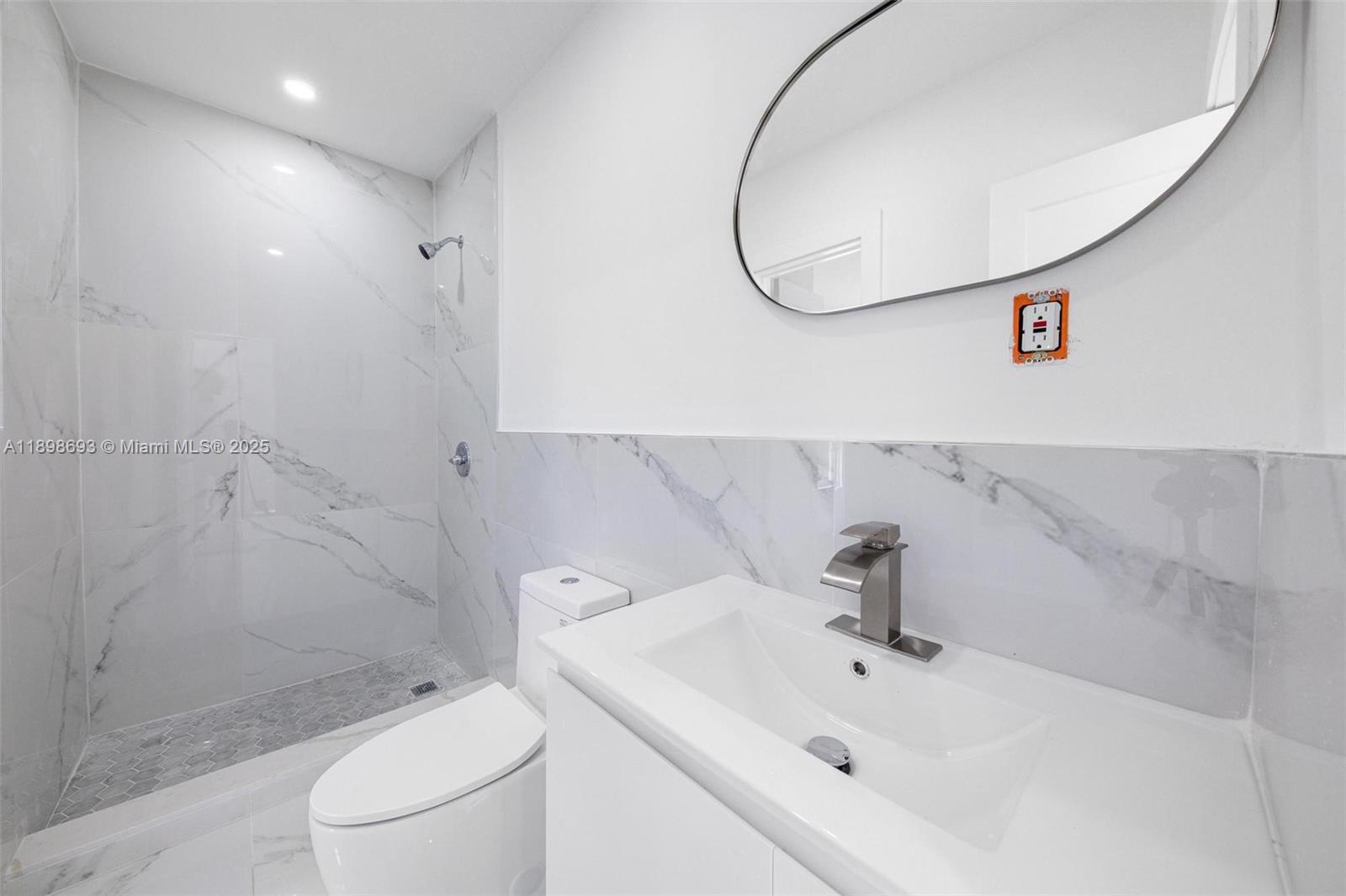 STEPHEN MANOR - Residential