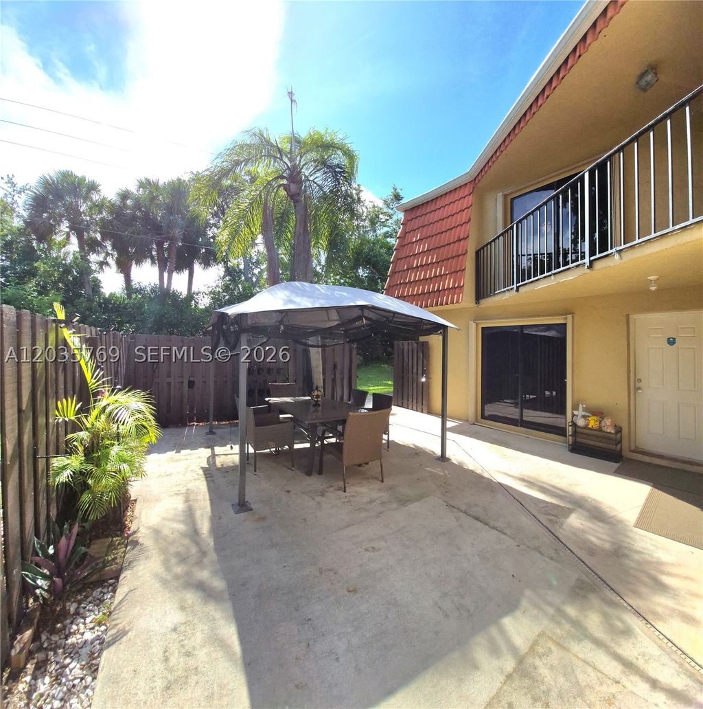 Photo of 23106 Oxford Pl #D, Boca Raton, FL 33433 (MLS # A12035769)