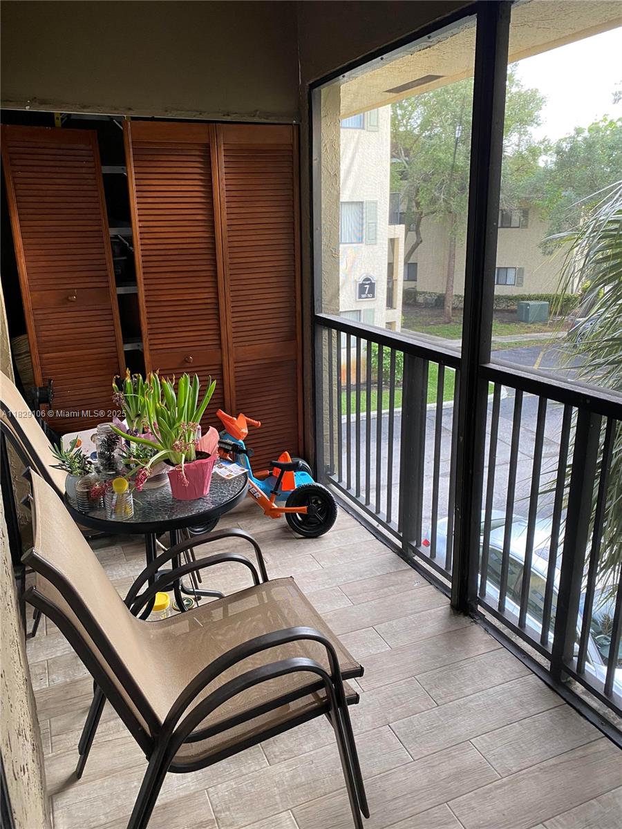 MARINA OAKS CONDO - Residential Lease