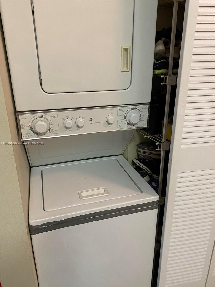 MARINA OAKS CONDO - Residential Lease