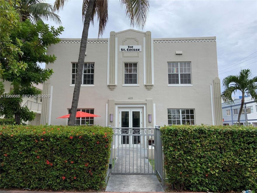 EXCELLENT LOCATION !! 1 BED 1 BATH APARTMENT A FEW BLOCKS FROM THE BEACH. RENOVATED PROPERTY IN A BEAUTIFUL ART DECO BUILDING - LAUNDRY FACILITIES ON SITE. WALKING DISTANCE TO THE BEACH, OCEAN DRIVE AND LINCOLN ROAD.