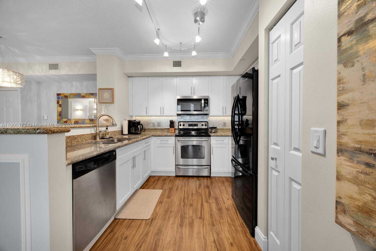 LAUDERDALE ONE CONDO - Residential