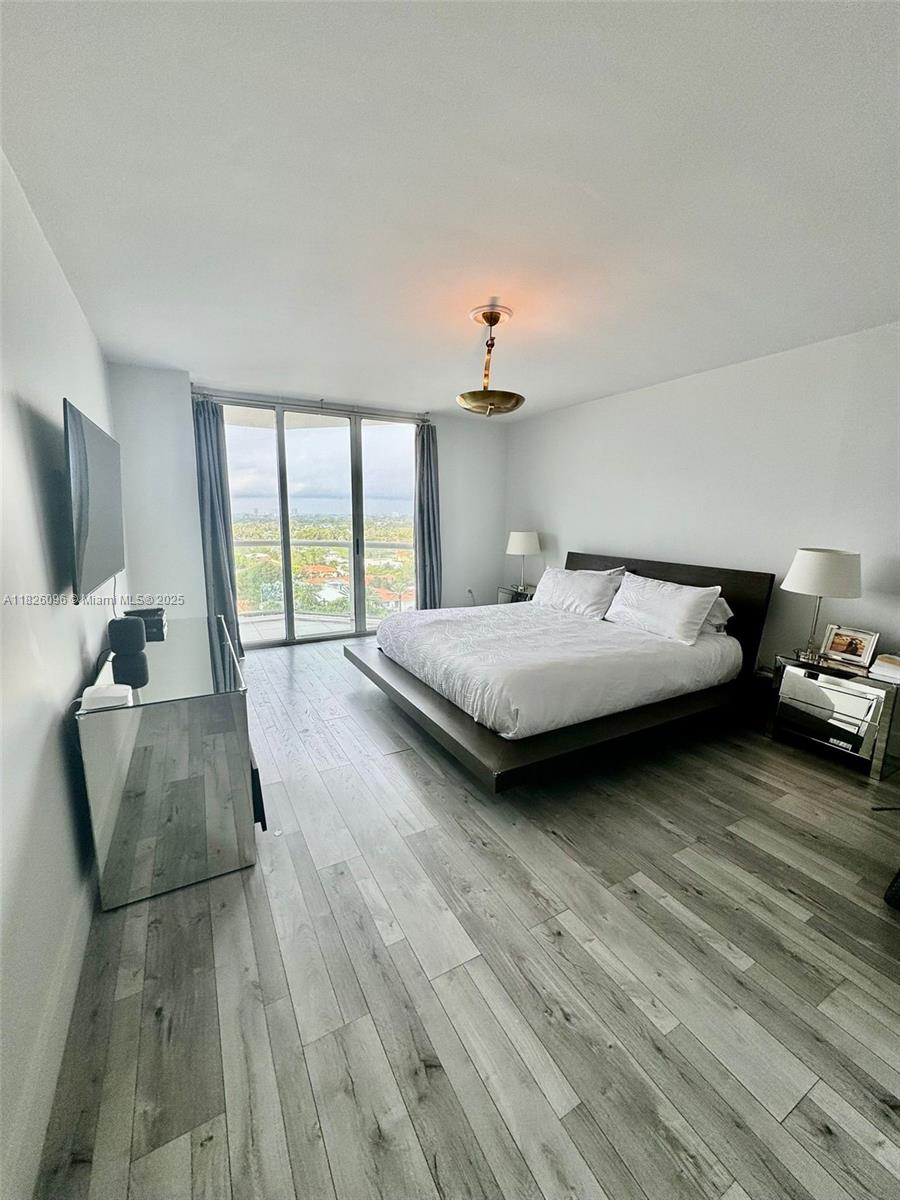 8925 Collins Ave 9G