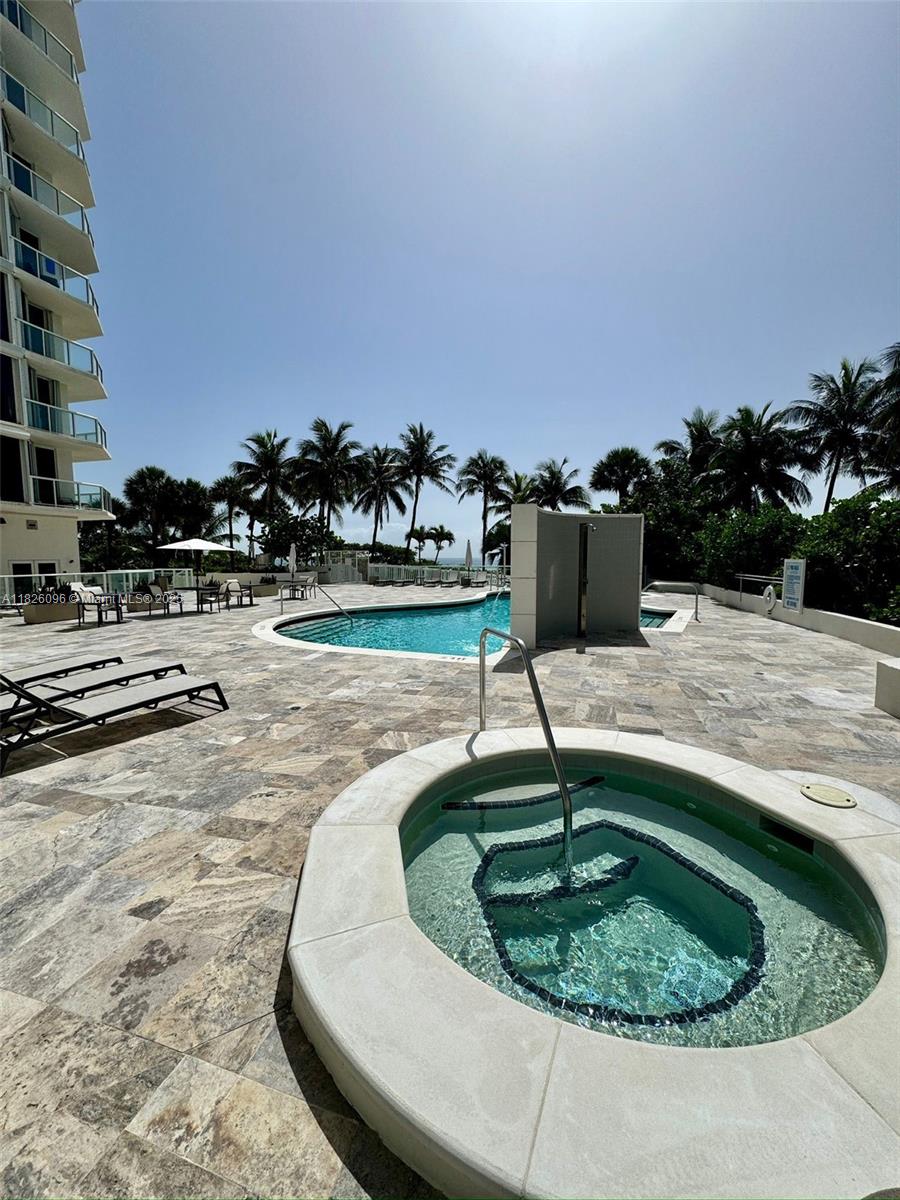 MIRAGE CONDO - Residential