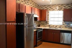 LAKE WINDWOOD CONDO - Residential