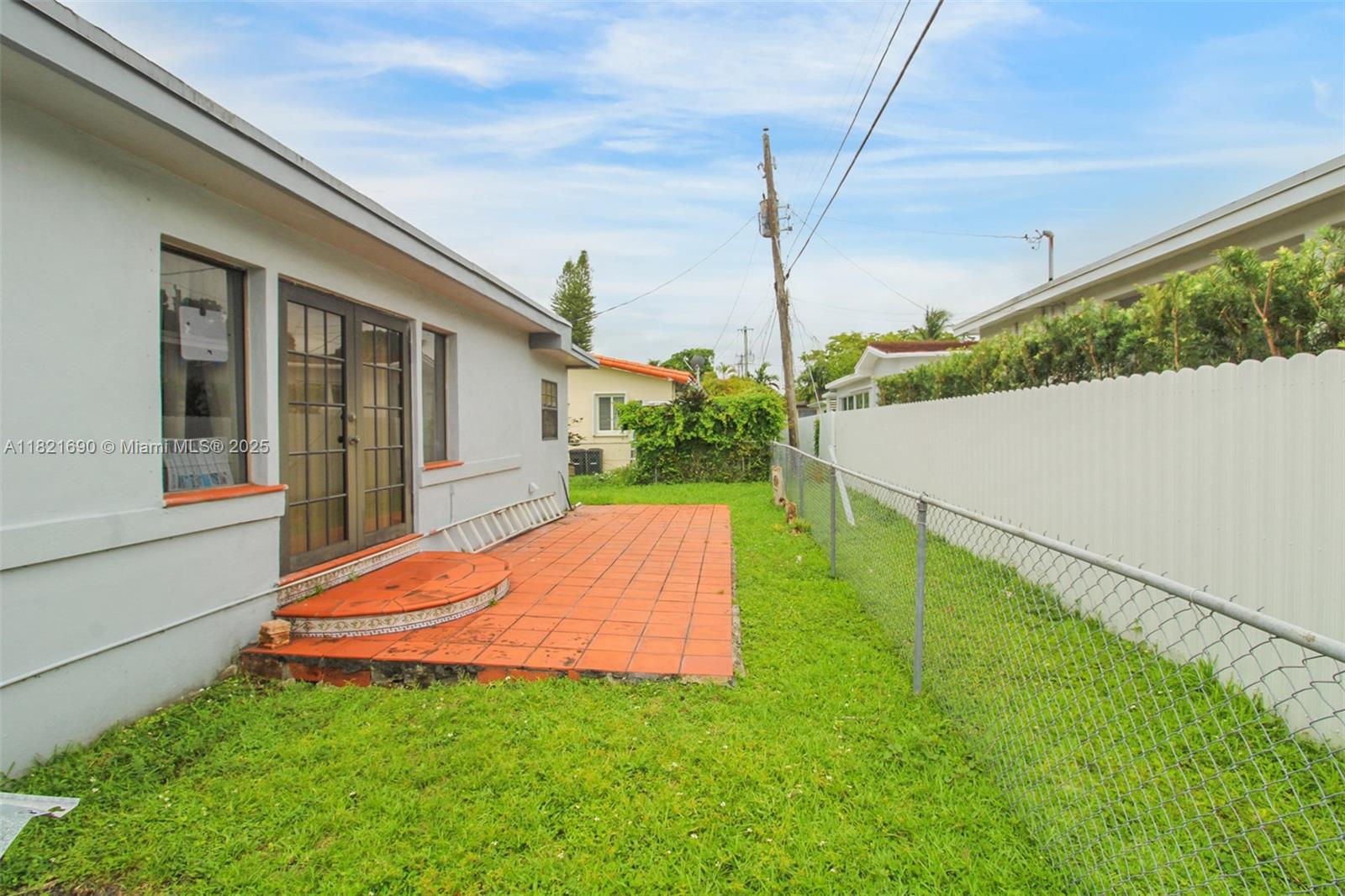 CALVERT MANORS - Residential