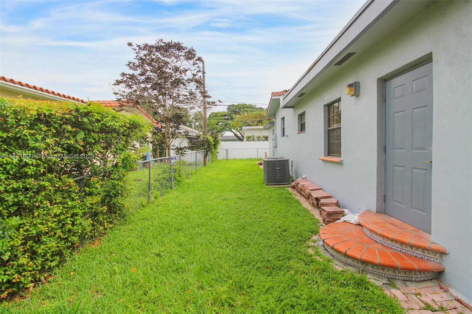 CALVERT MANORS - Residential