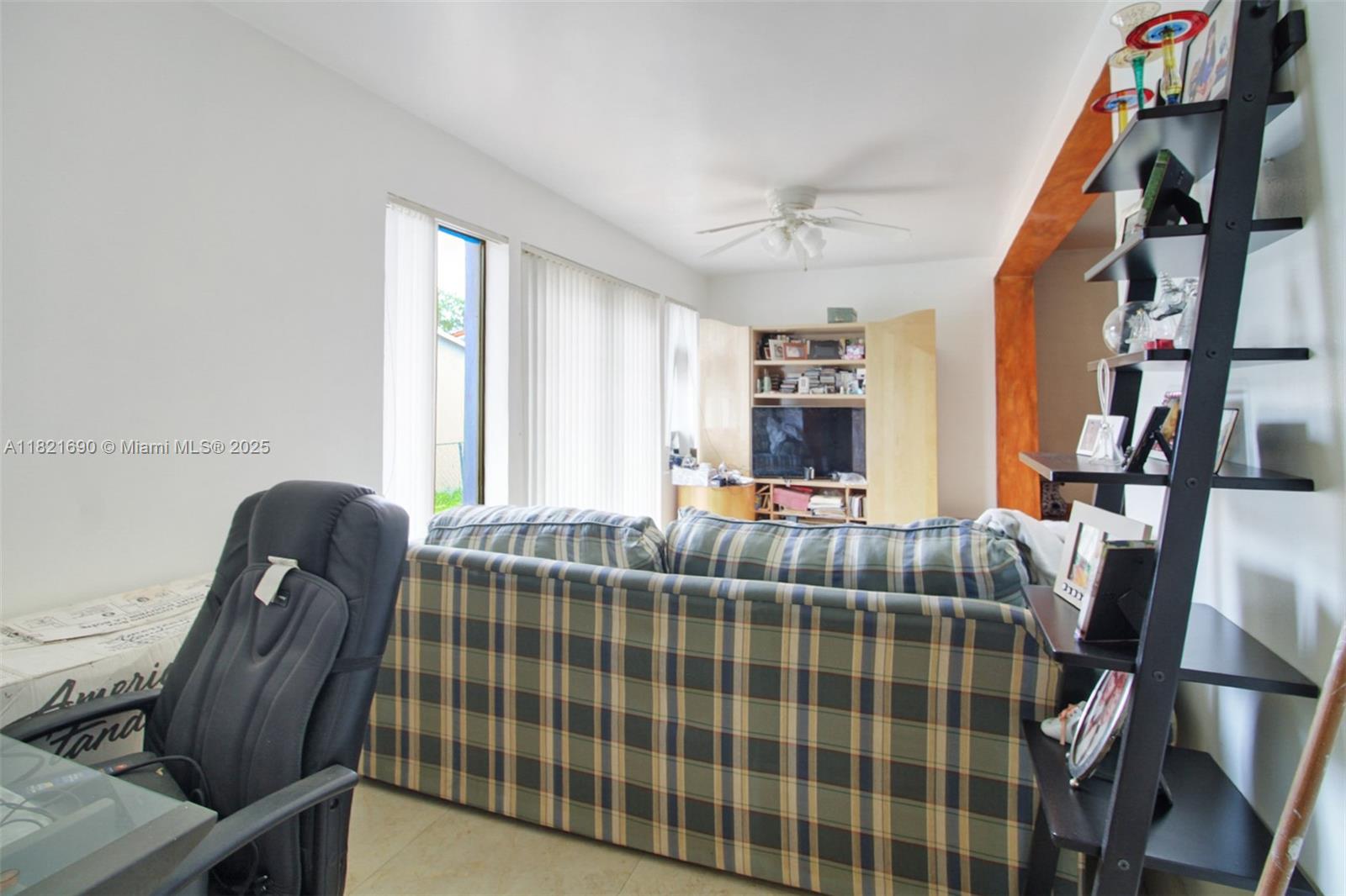 CALVERT MANORS - Residential