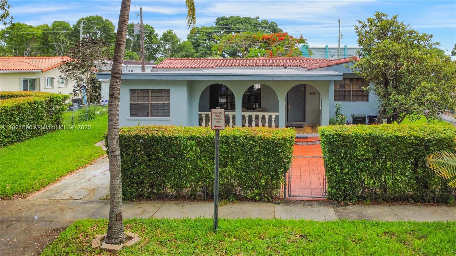 CALVERT MANORS - Residential