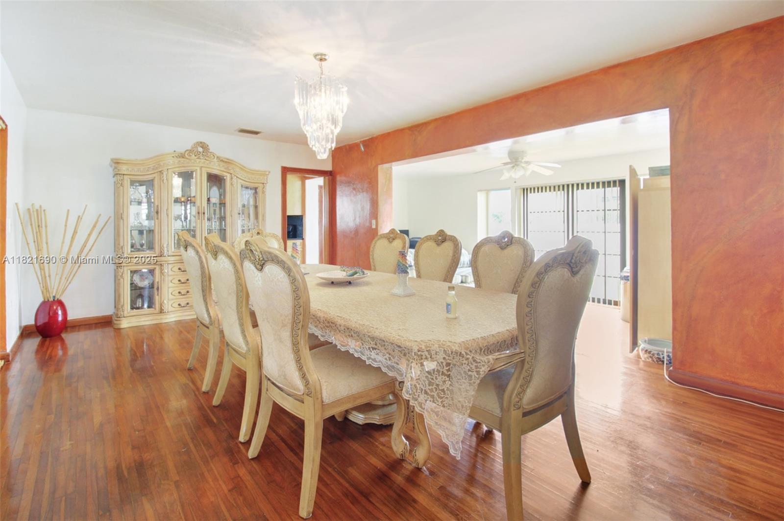 CALVERT MANORS - Residential