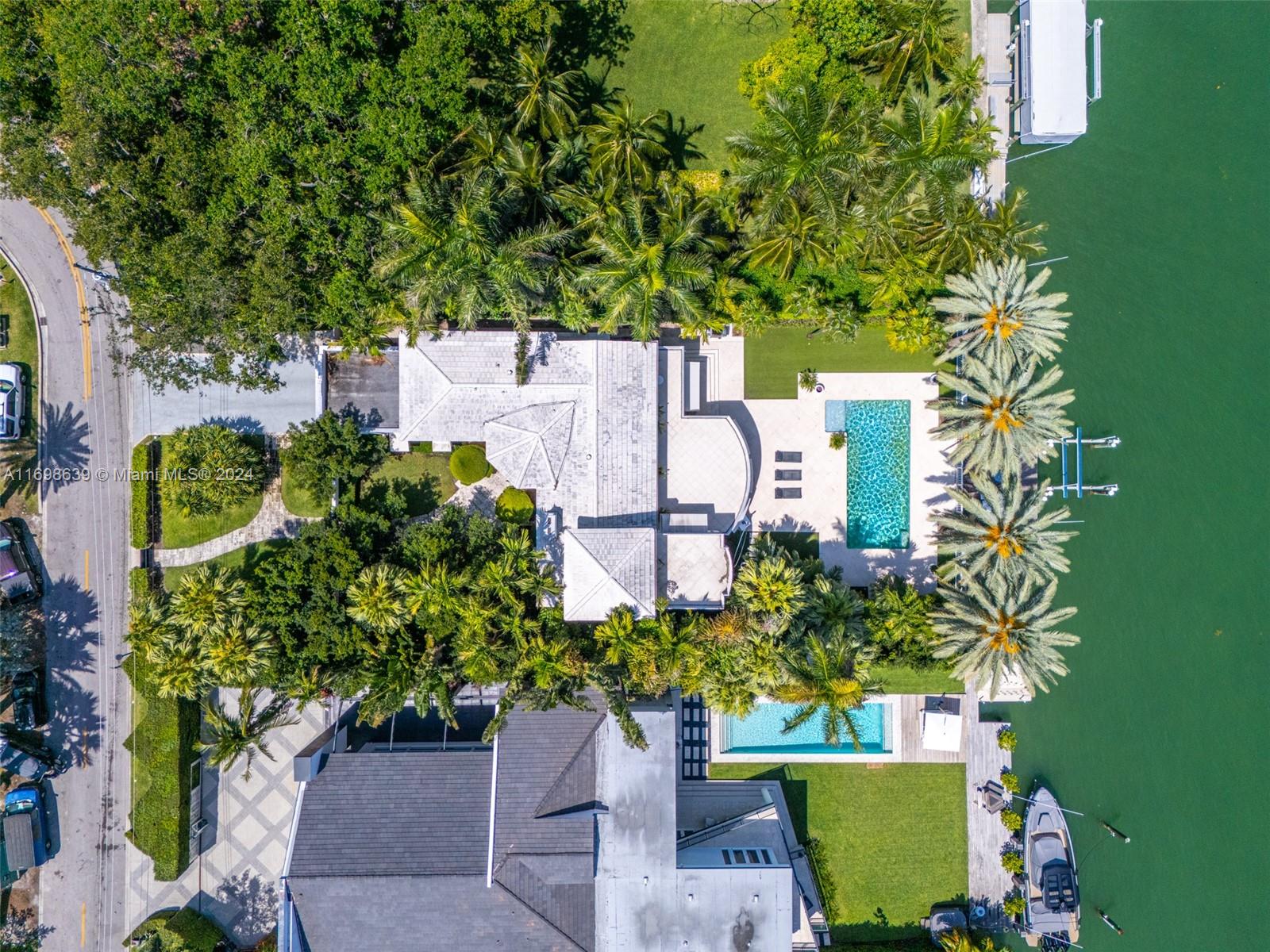 SUNSET ISLANDS-ISLAND NO - Residential