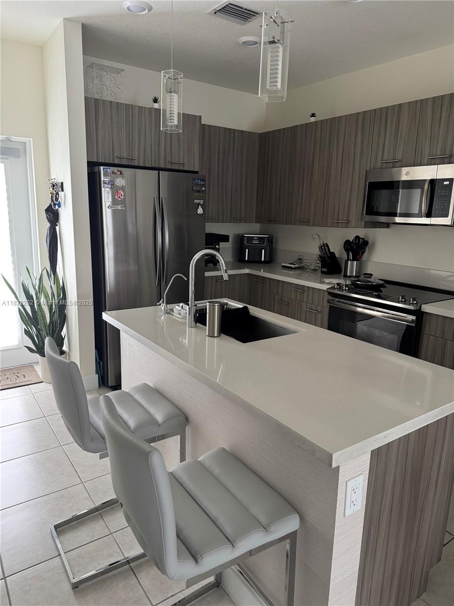 4670 NW 84th Ave 33