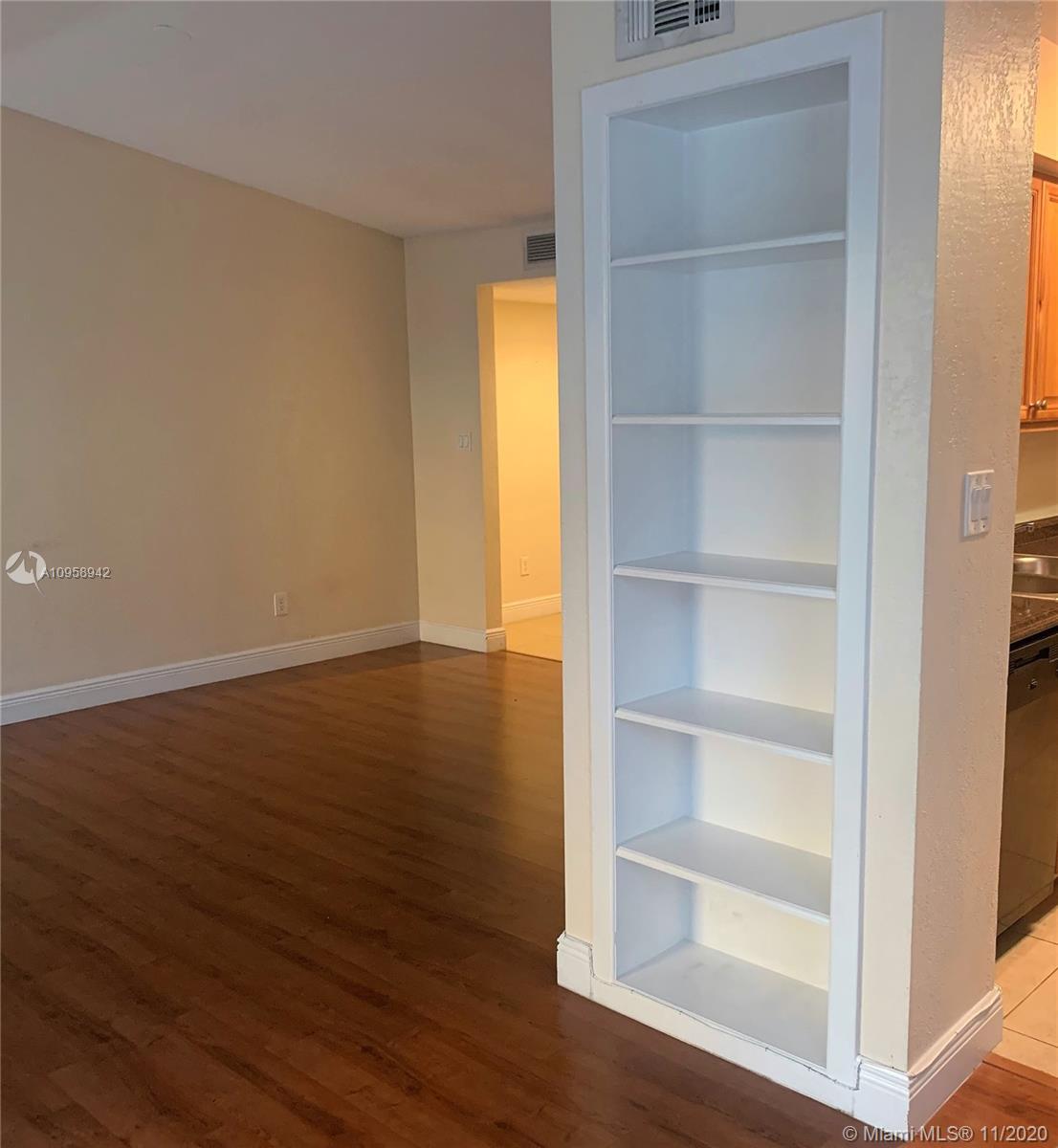 SAVANNAH AT RIVERSIDE CON - Residential