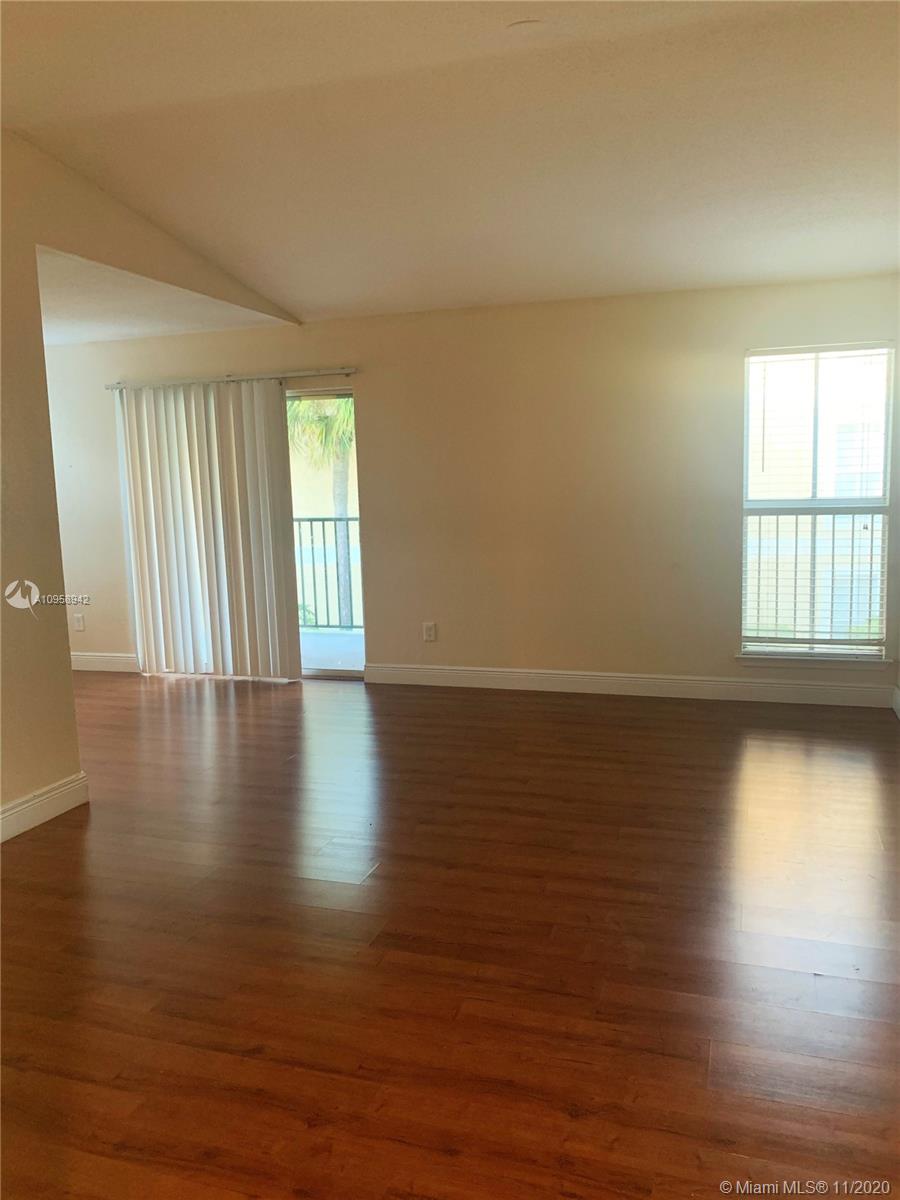 SAVANNAH AT RIVERSIDE CON - Residential