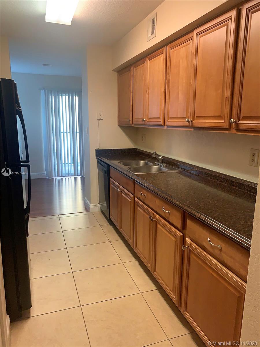 SAVANNAH AT RIVERSIDE CON - Residential