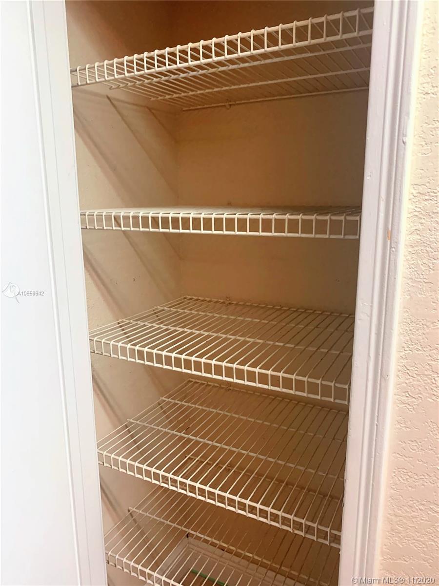 SAVANNAH AT RIVERSIDE CON - Residential