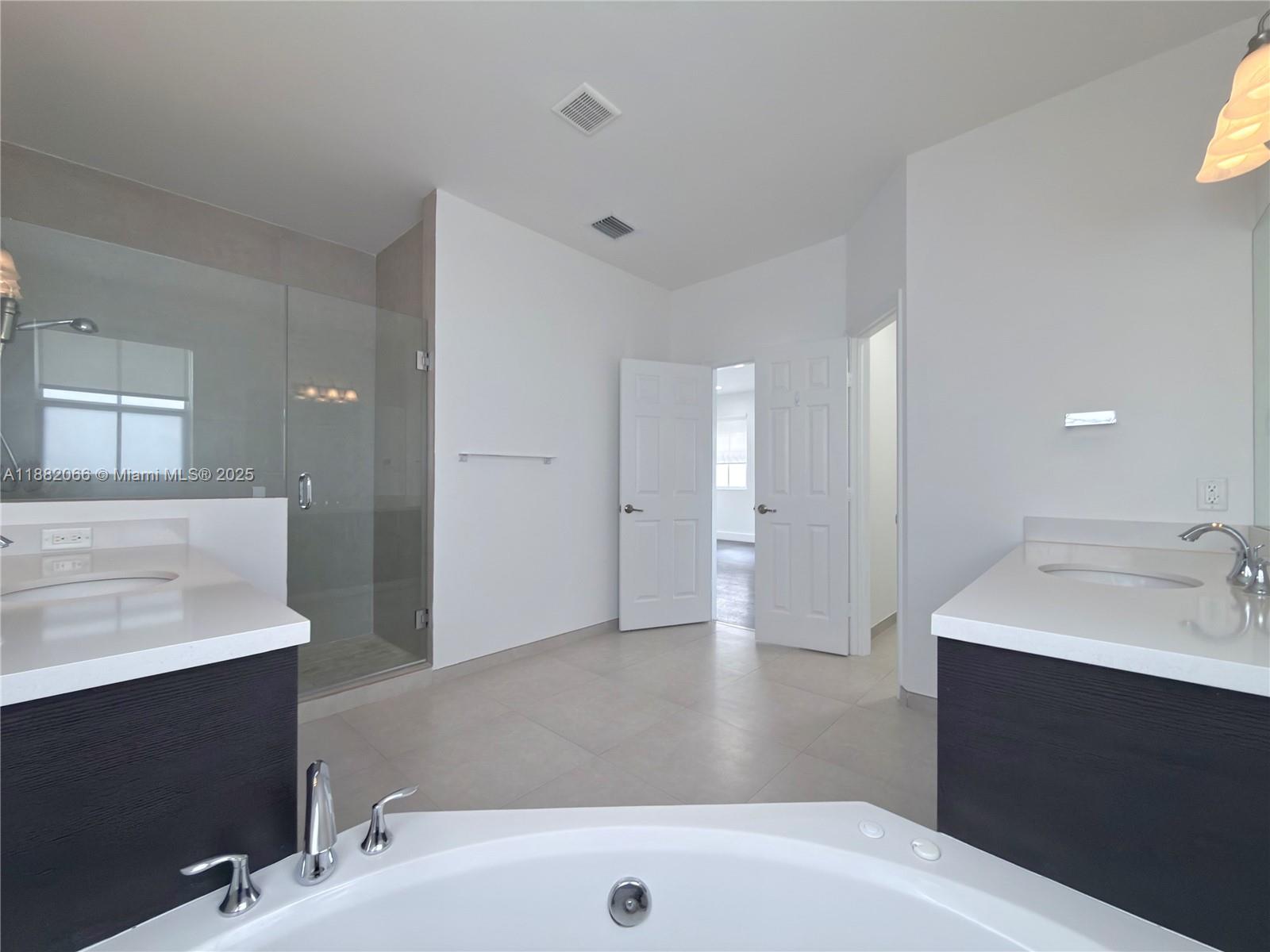 VINTAGE ESTATES - Residential