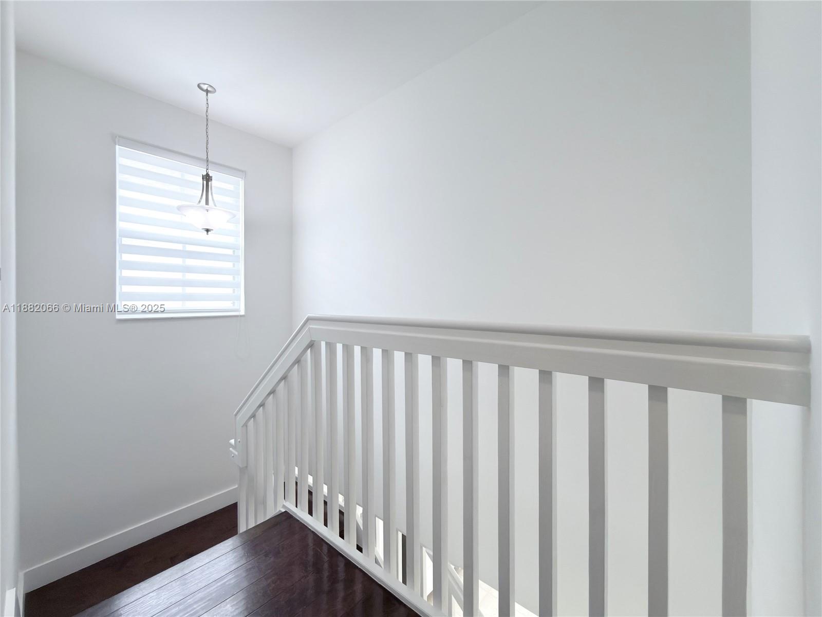 VINTAGE ESTATES - Residential