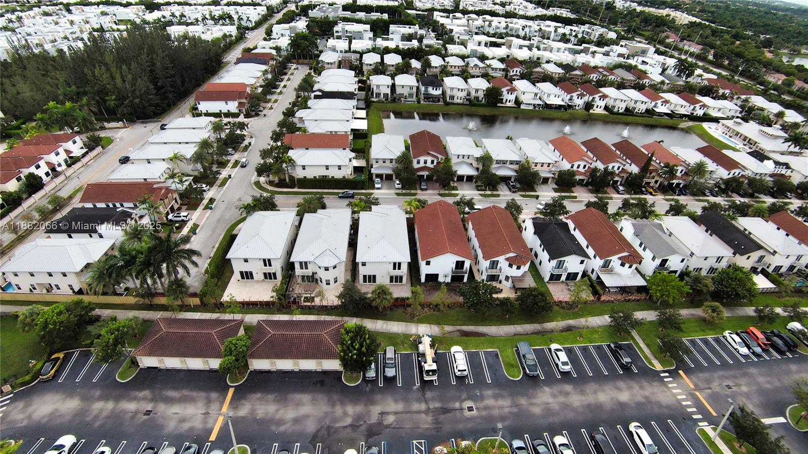 VINTAGE ESTATES - Residential