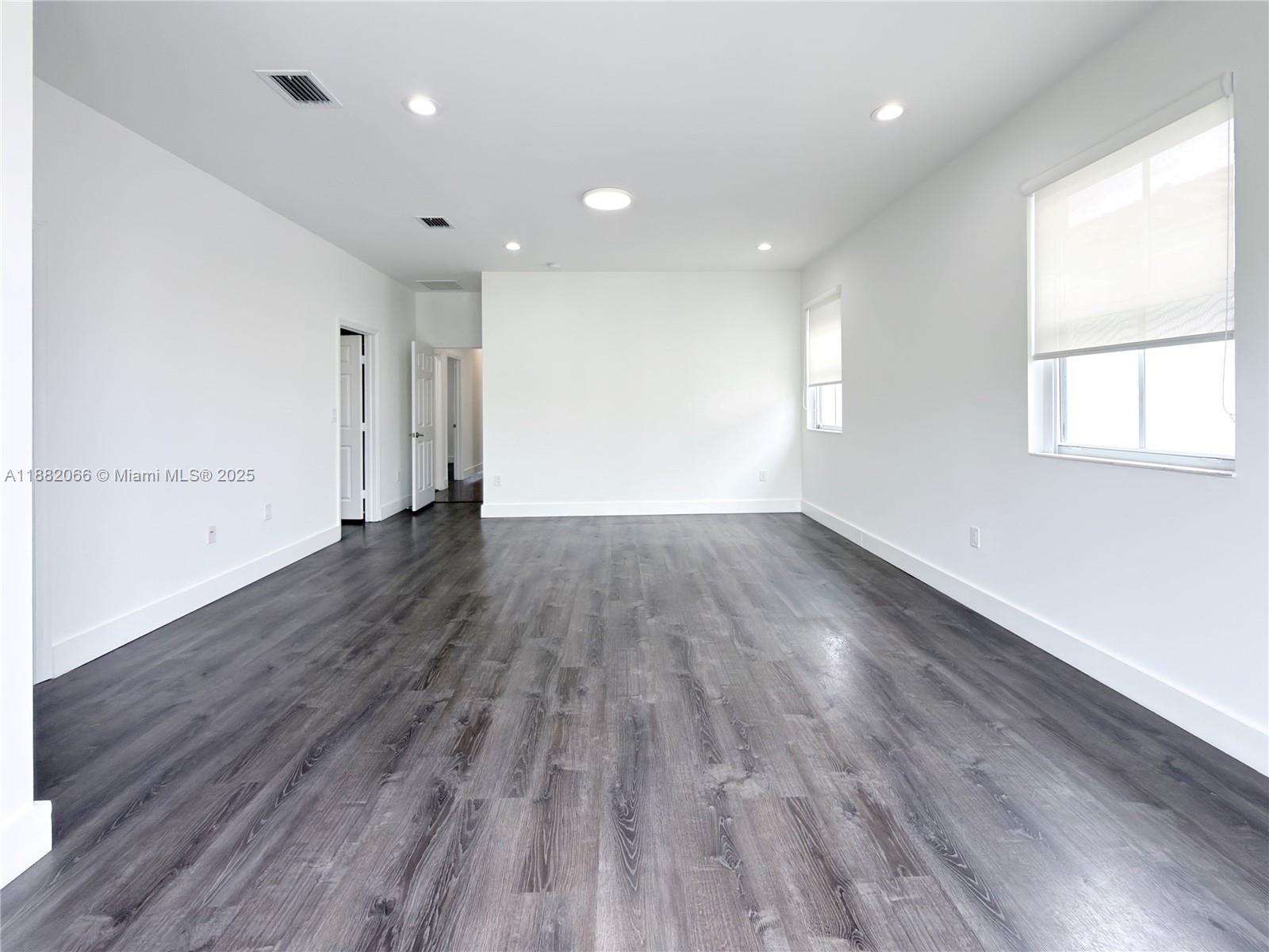 VINTAGE ESTATES - Residential