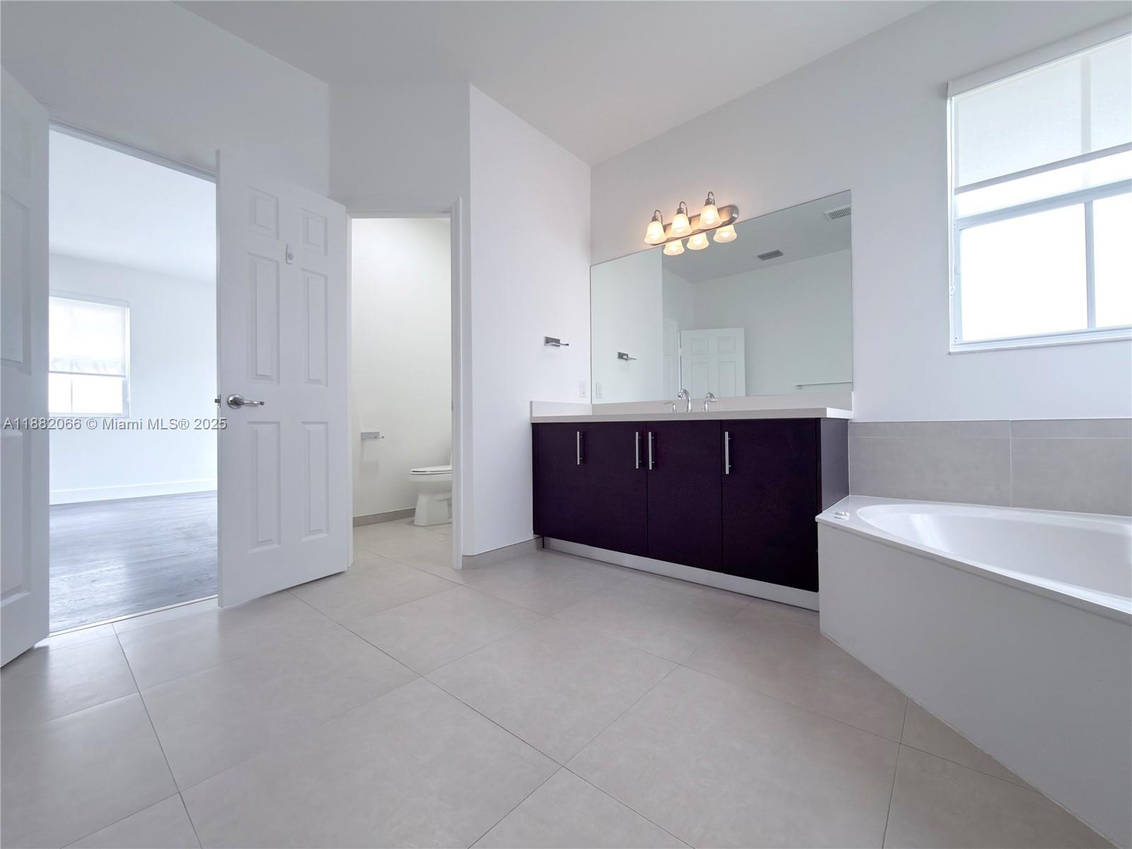 VINTAGE ESTATES - Residential