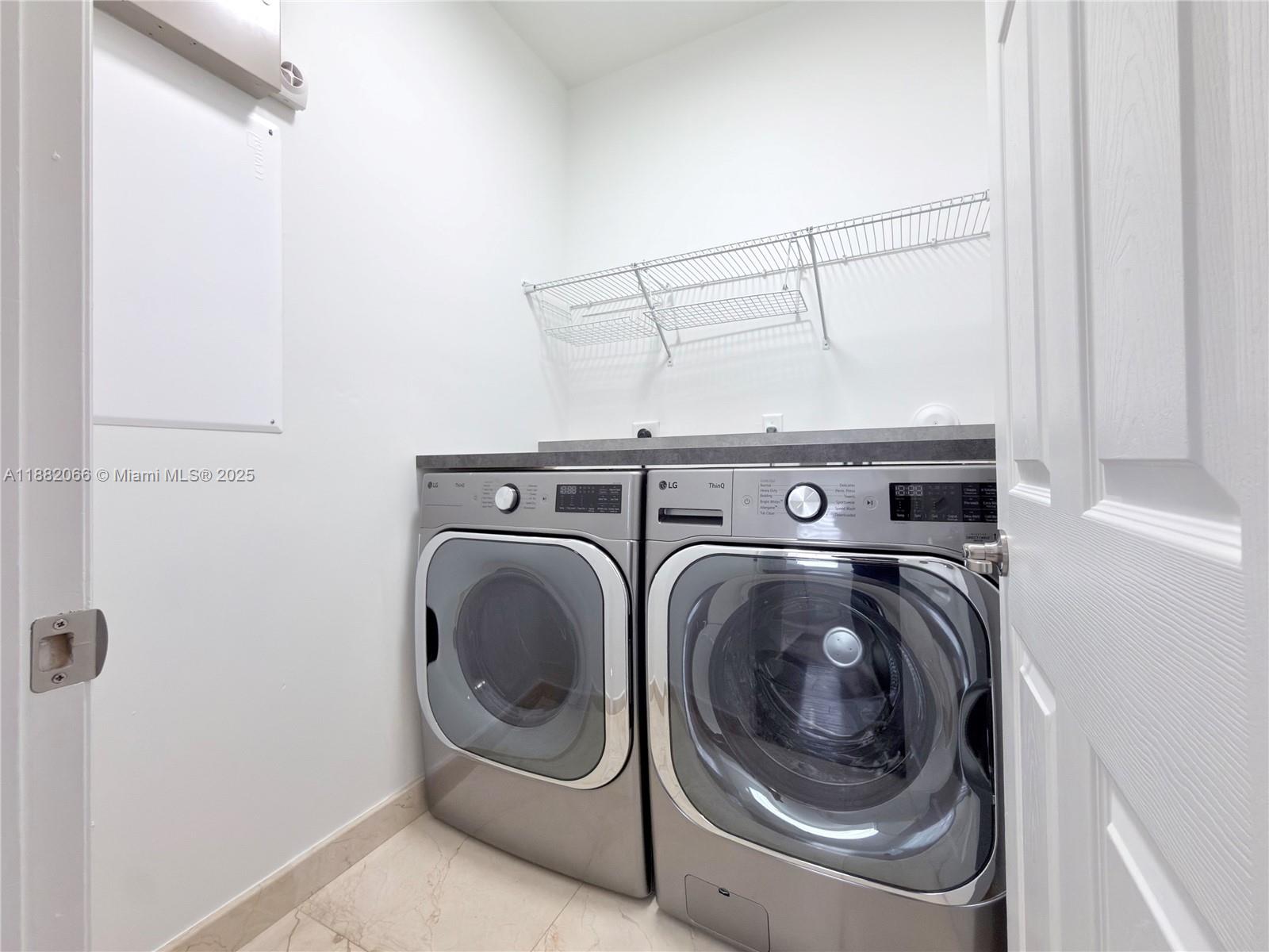 VINTAGE ESTATES - Residential