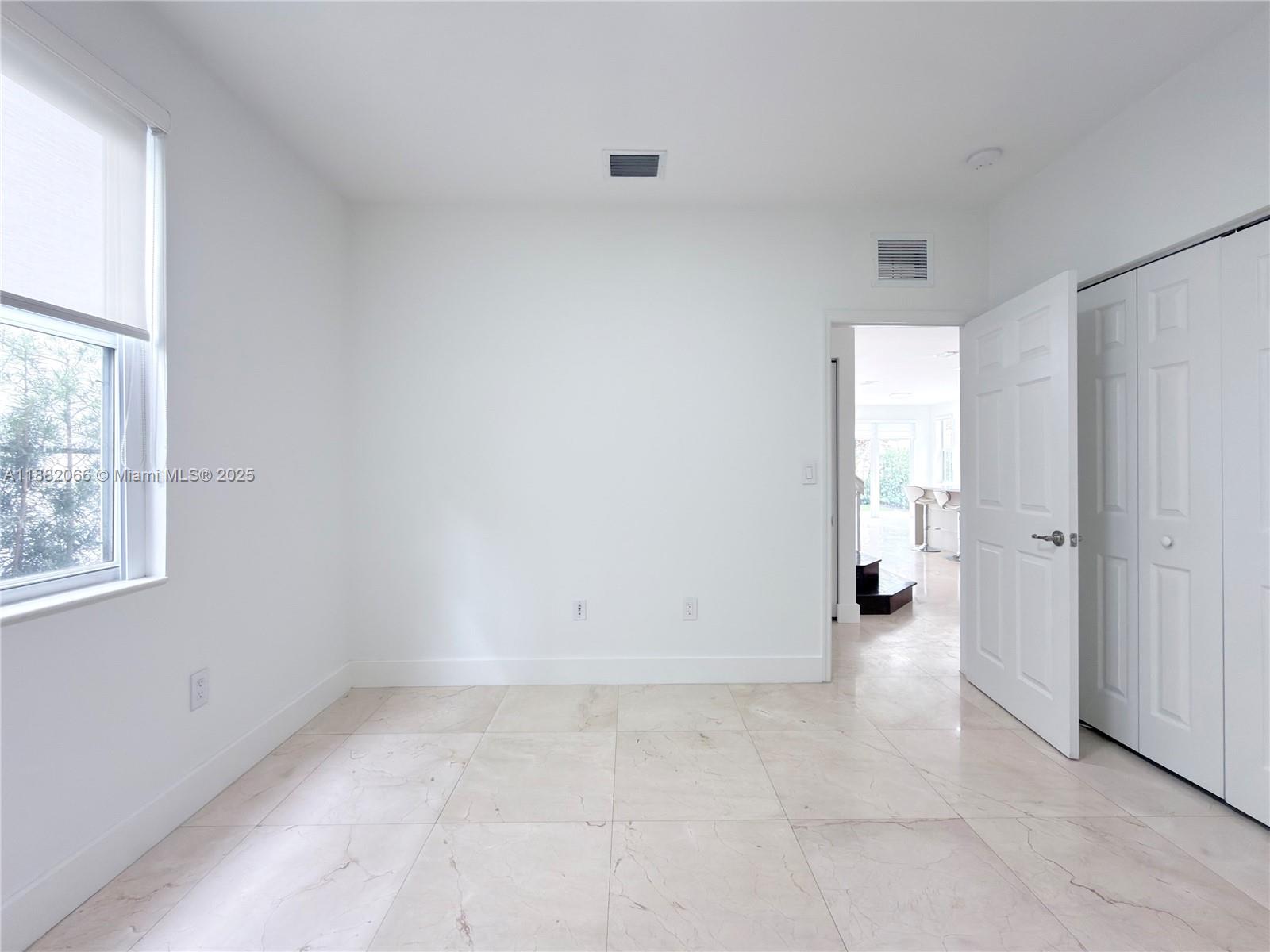 VINTAGE ESTATES - Residential