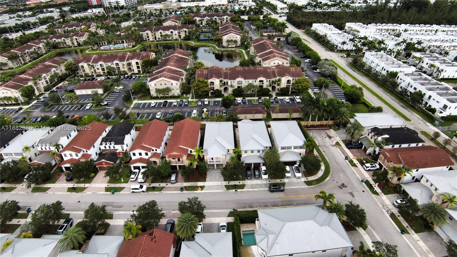 VINTAGE ESTATES - Residential