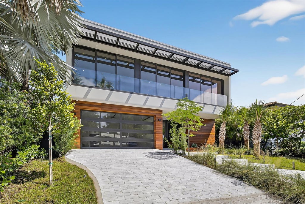 Photo of 620 Solar Isle Dr, Fort Lauderdale, FL 33301 (MLS # A11996366)