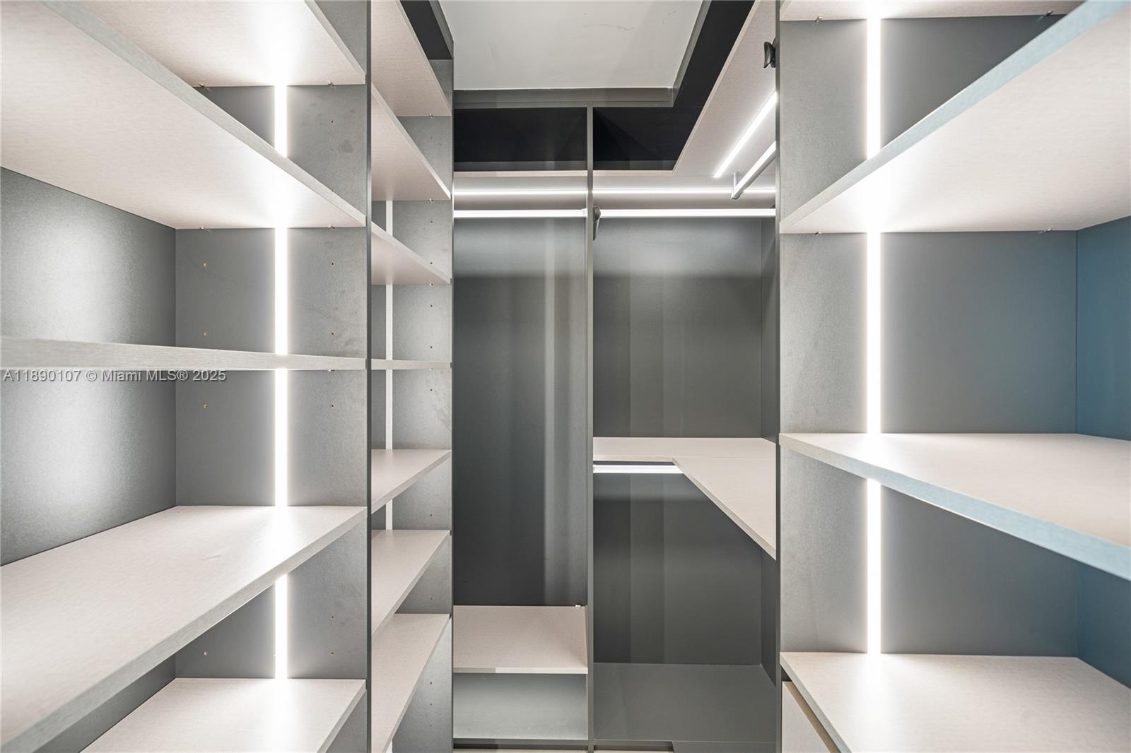 ONE PARAISO CONDO - Residential