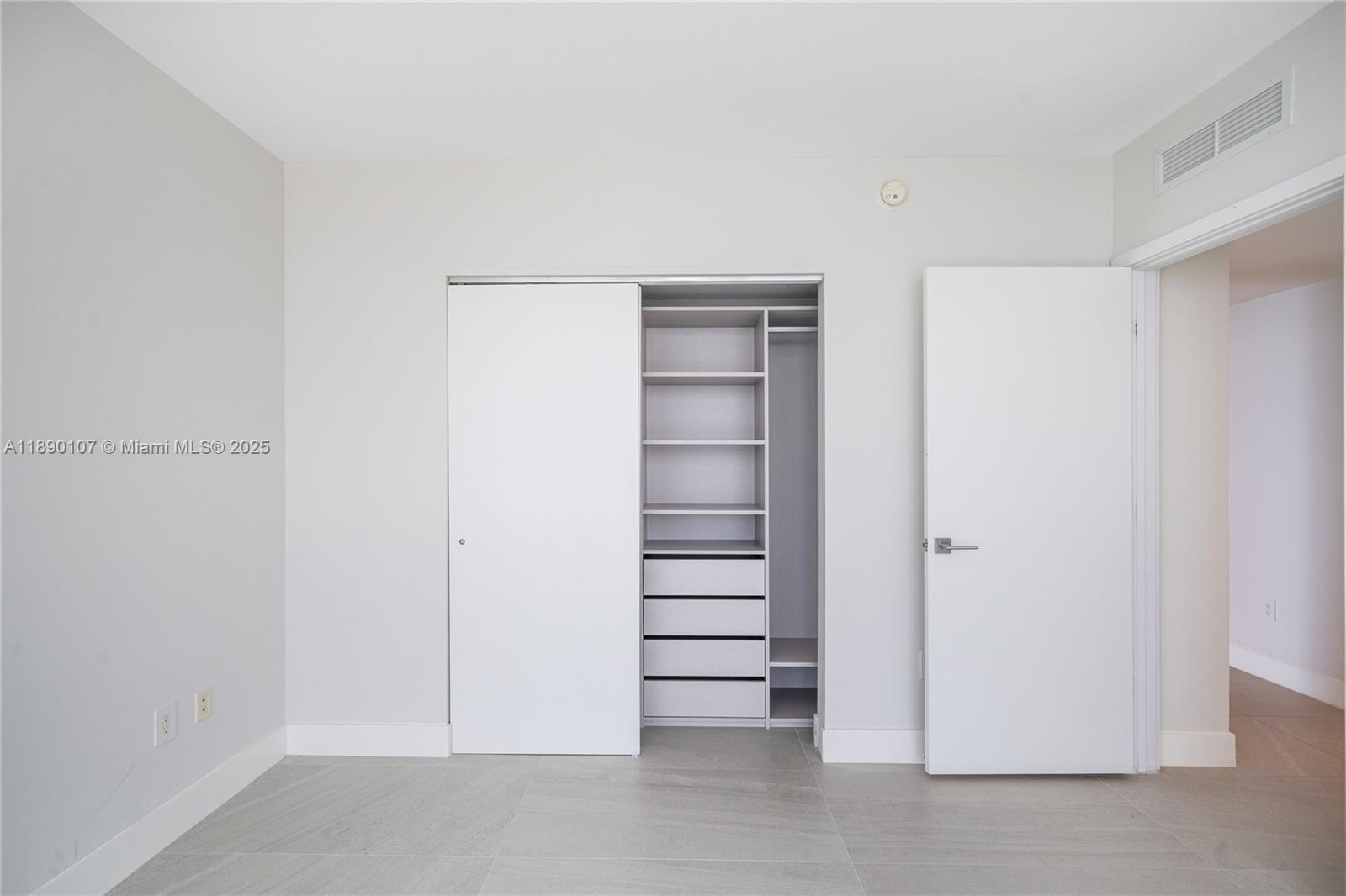 ONE PARAISO CONDO - Residential