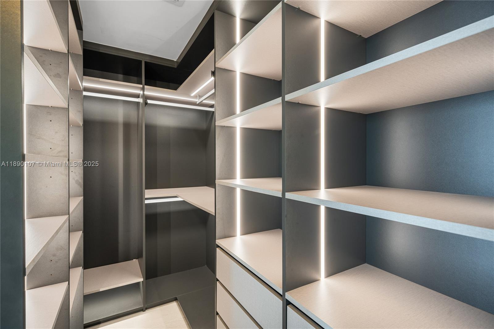 ONE PARAISO CONDO - Residential