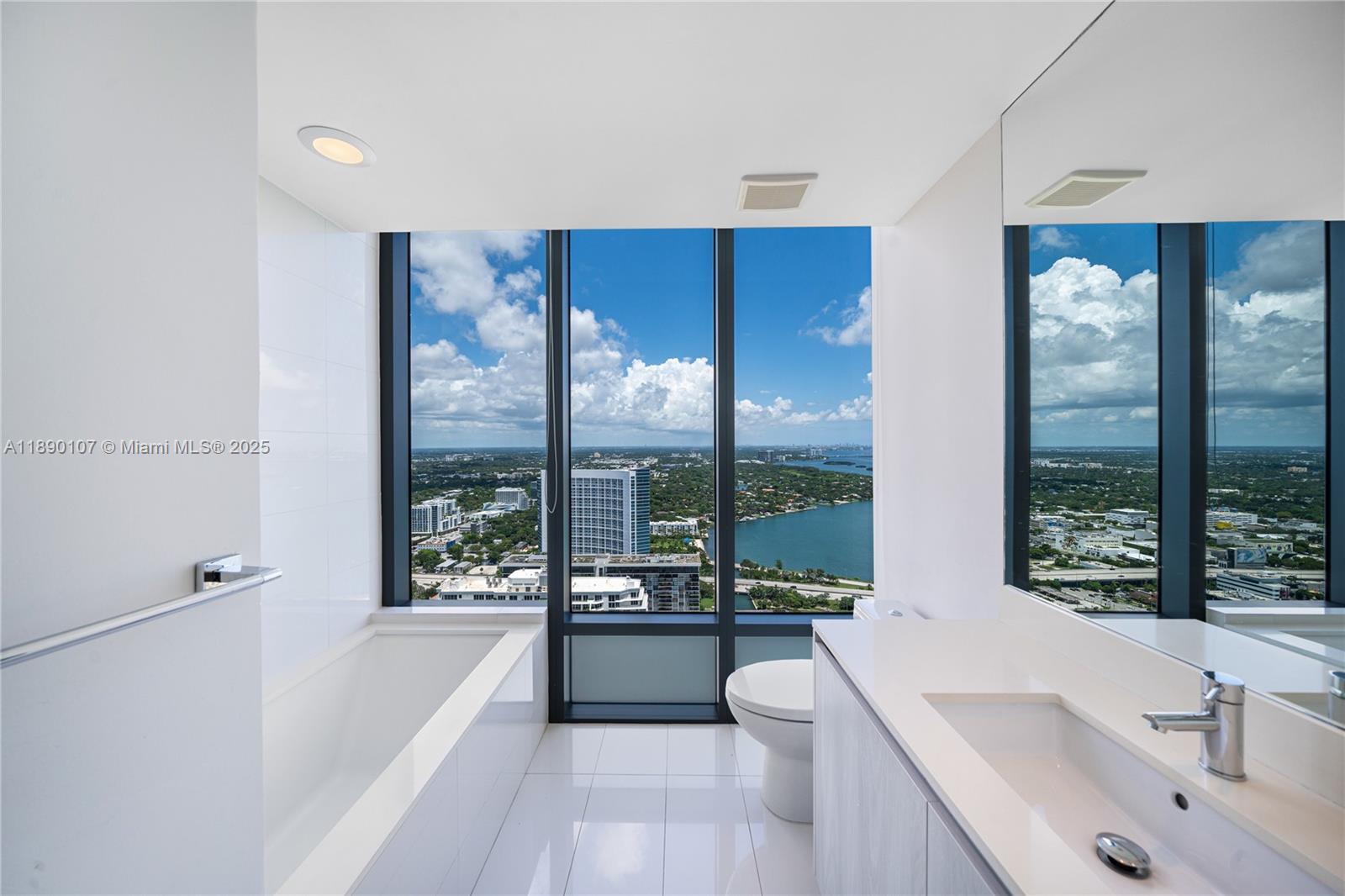 ONE PARAISO CONDO - Residential