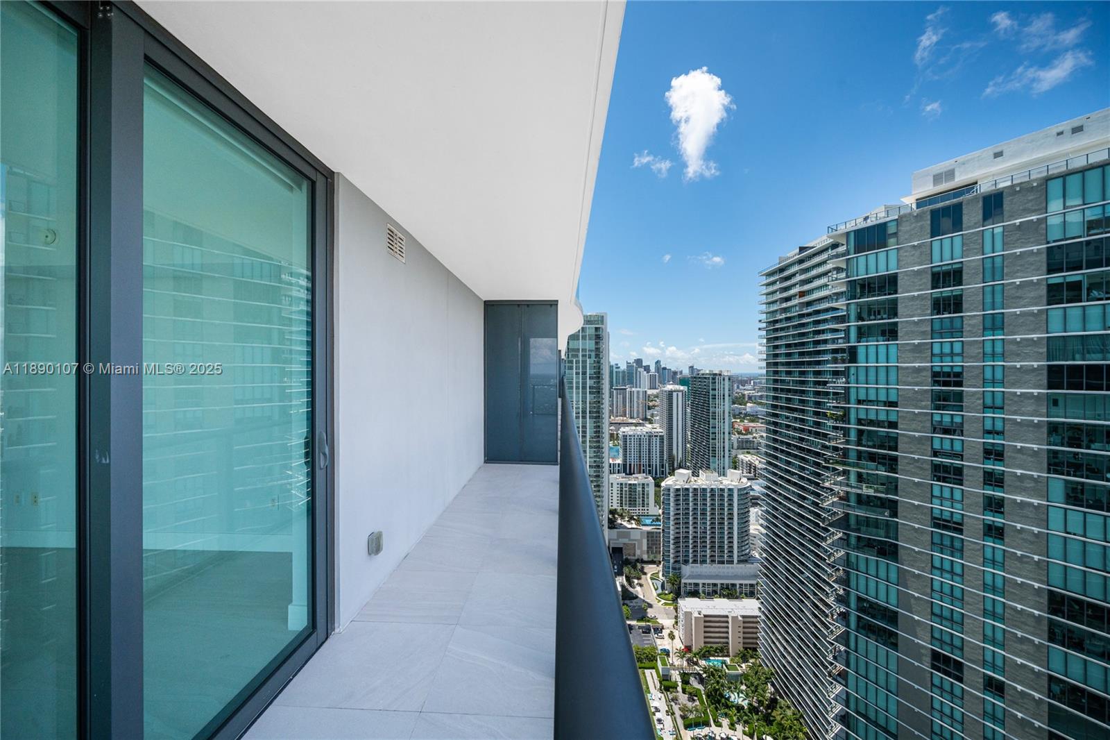 ONE PARAISO CONDO - Residential