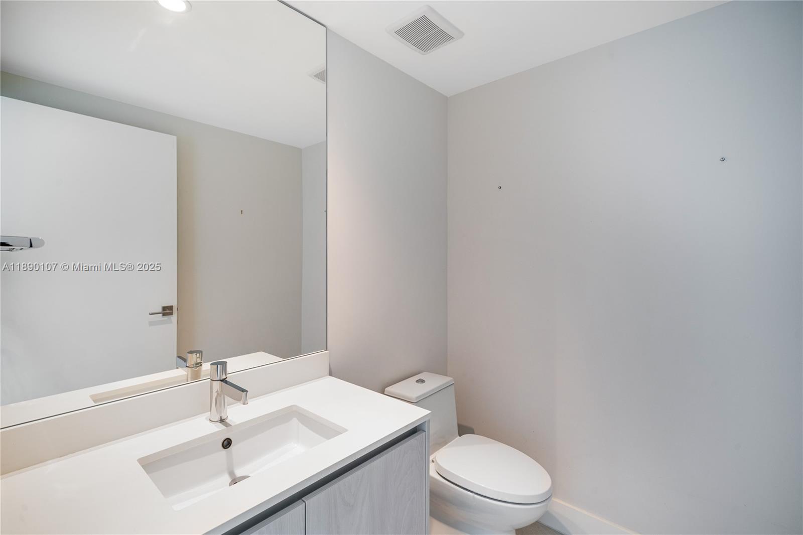 ONE PARAISO CONDO - Residential