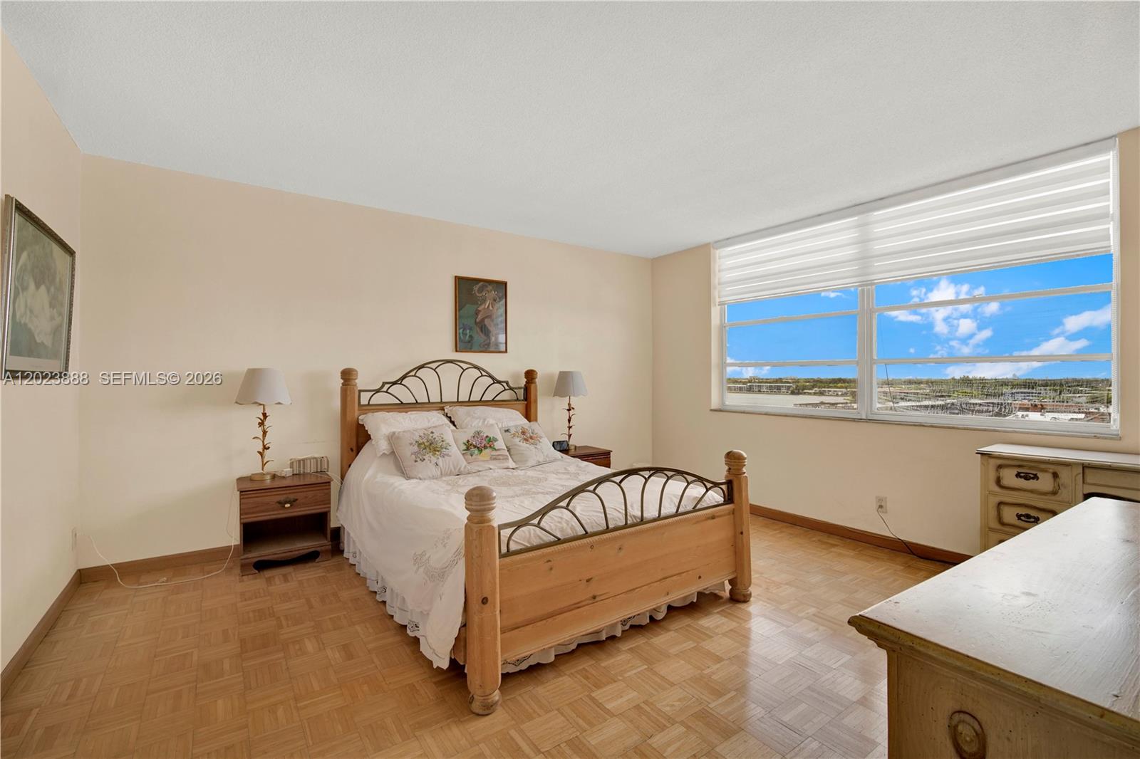 FIFITH MOORINGS CONDO - Residential
