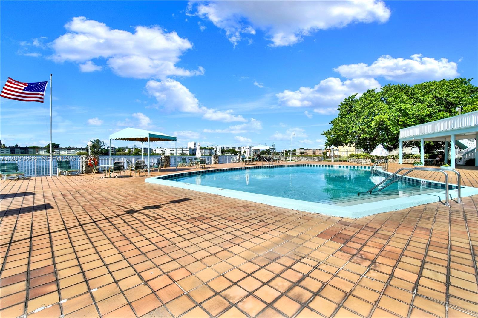 FIFITH MOORINGS CONDO - Residential