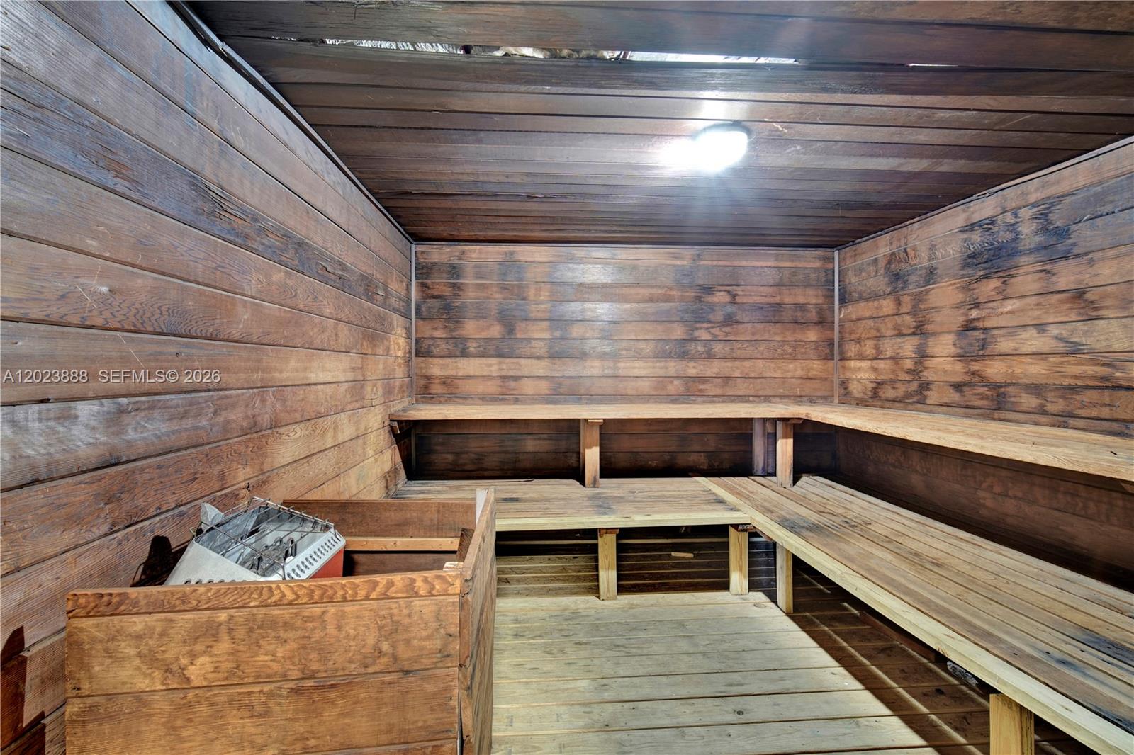 FIFITH MOORINGS CONDO - Residential