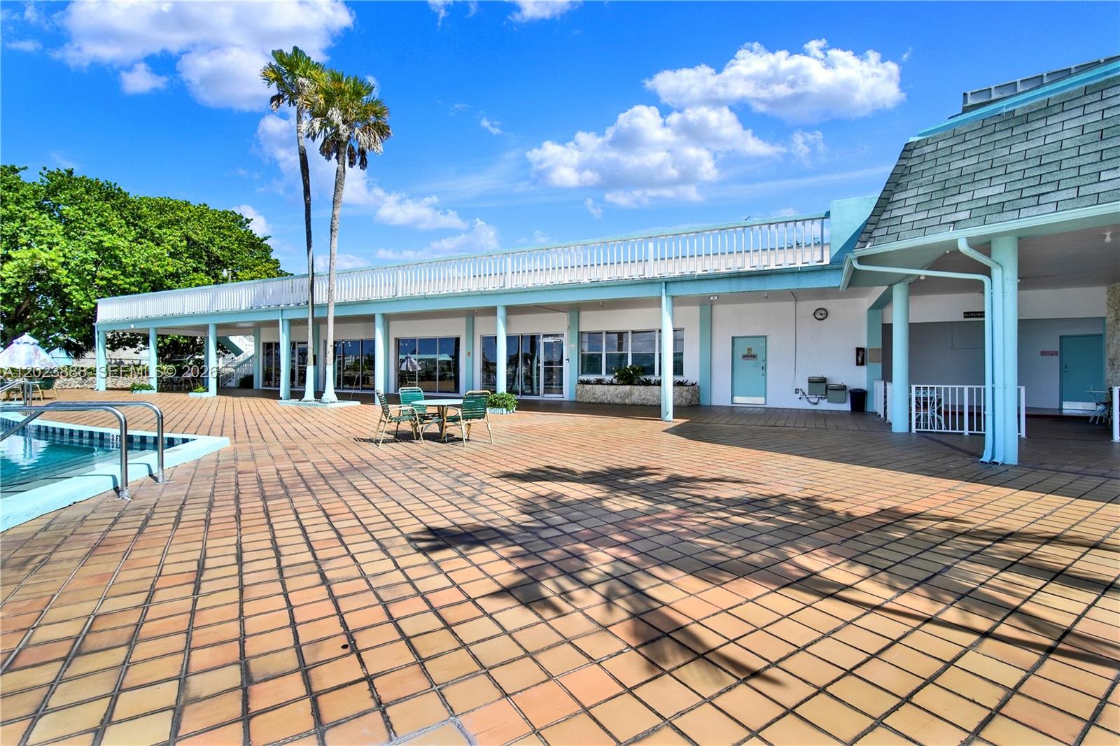 FIFITH MOORINGS CONDO - Residential