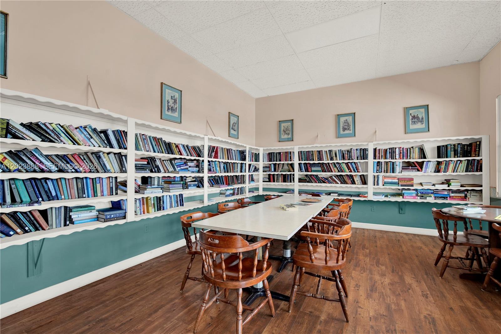 FIFITH MOORINGS CONDO - Residential
