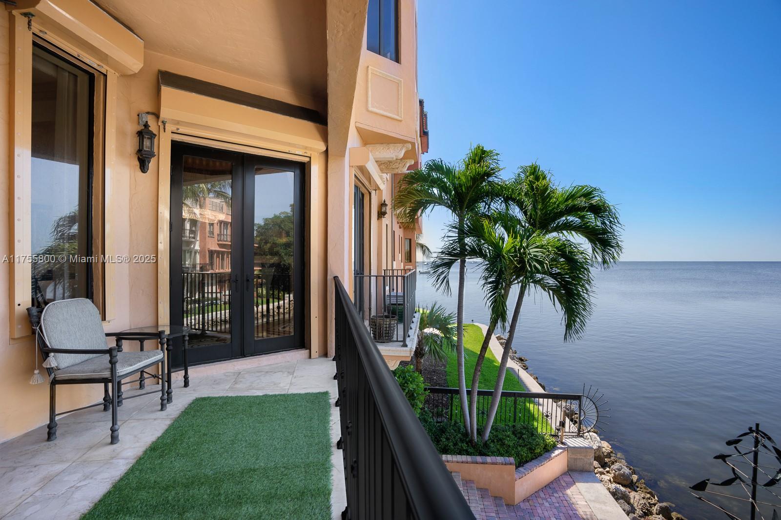 CLOISTERS ON THE BAY COND - Residential